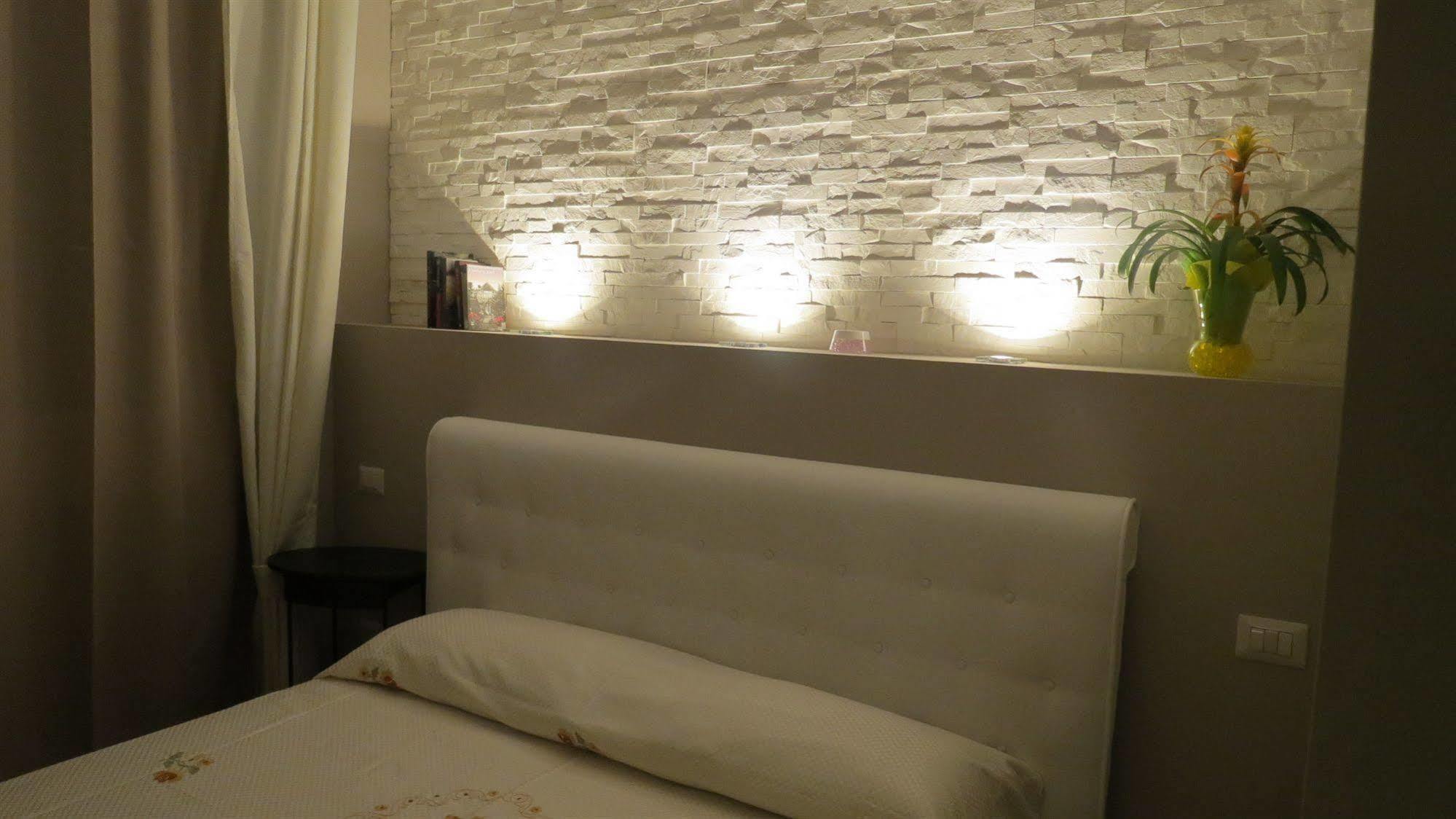 La Residenza Isabella Hotel Милано Екстериор снимка